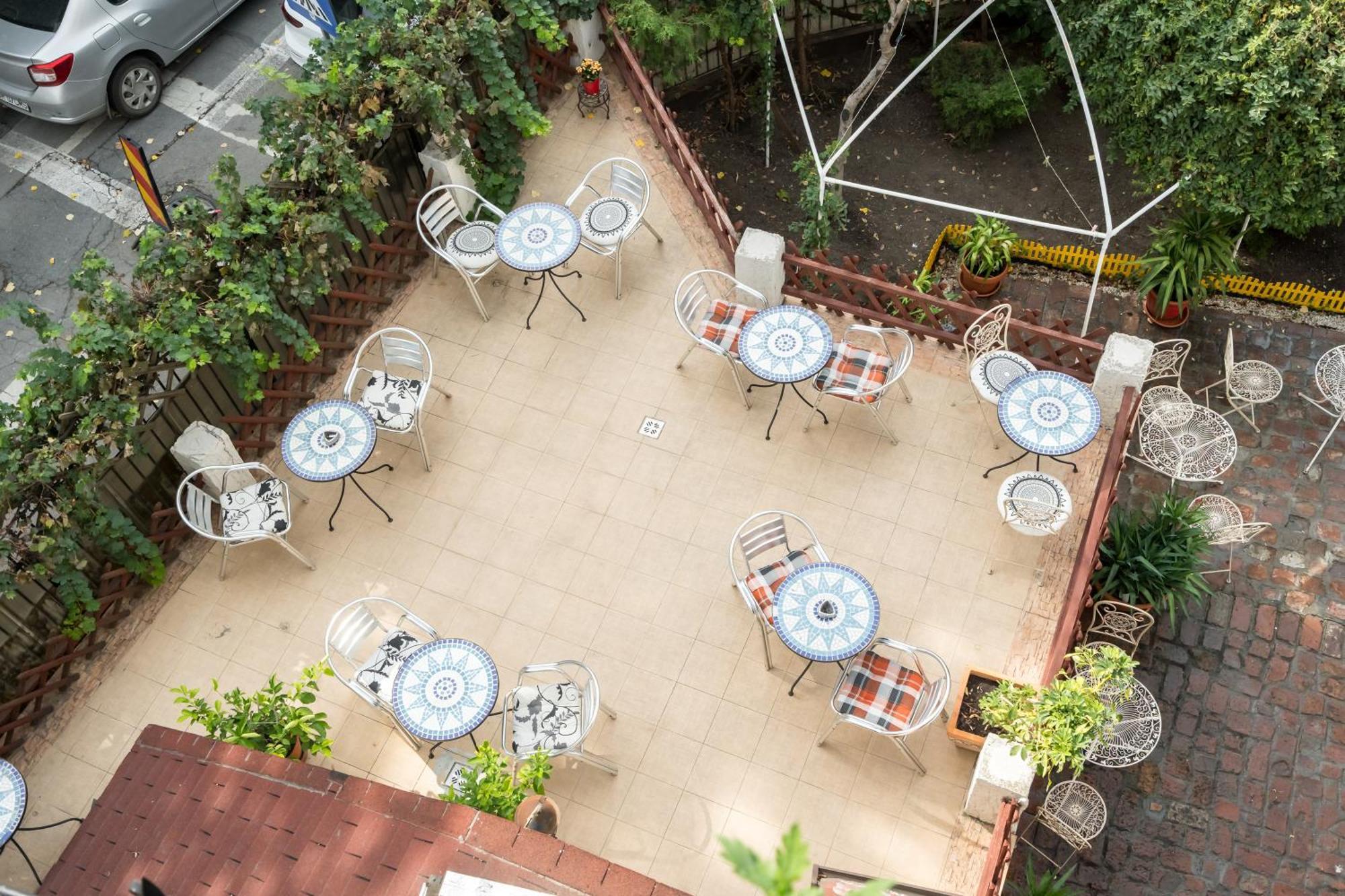 The Nest Apartment Bukares Bagian luar foto